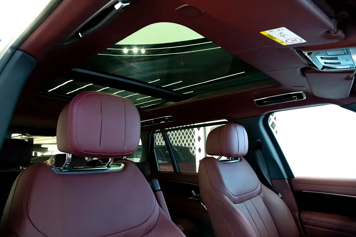 Land Rover Range Rover, 2023 — фото 10 из 10