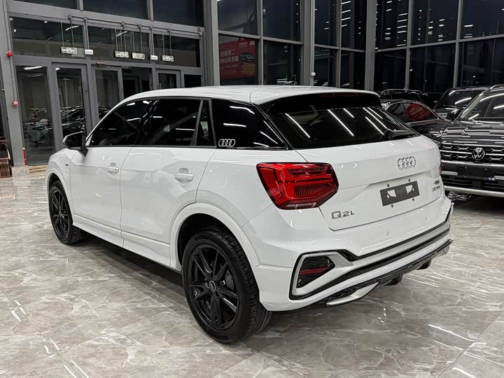 Audi Q2L, 2022 — фото 5 из 9