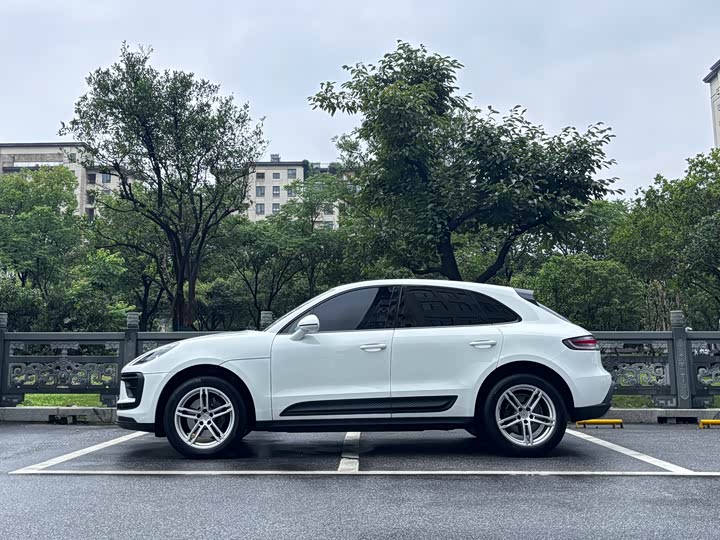 Porsche Macan, 2022 — фото 4 из 9