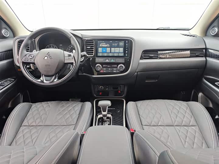 Mitsubishi Outlander, 2022 — фото 9 из 9