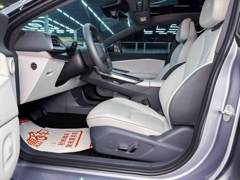 BAIC Arcfox Alpha S5, 2025 — фото 9 из 12