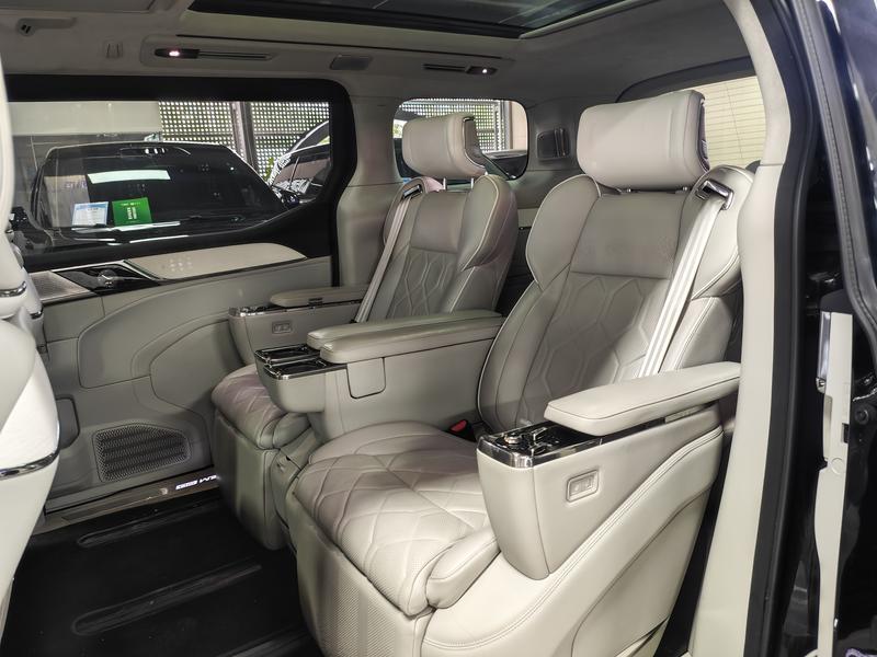 Volvo EM90, 2024 — фото 10 из 11