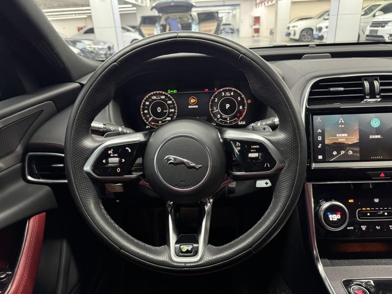 Jaguar XE L, 2023 — фото 9 из 12