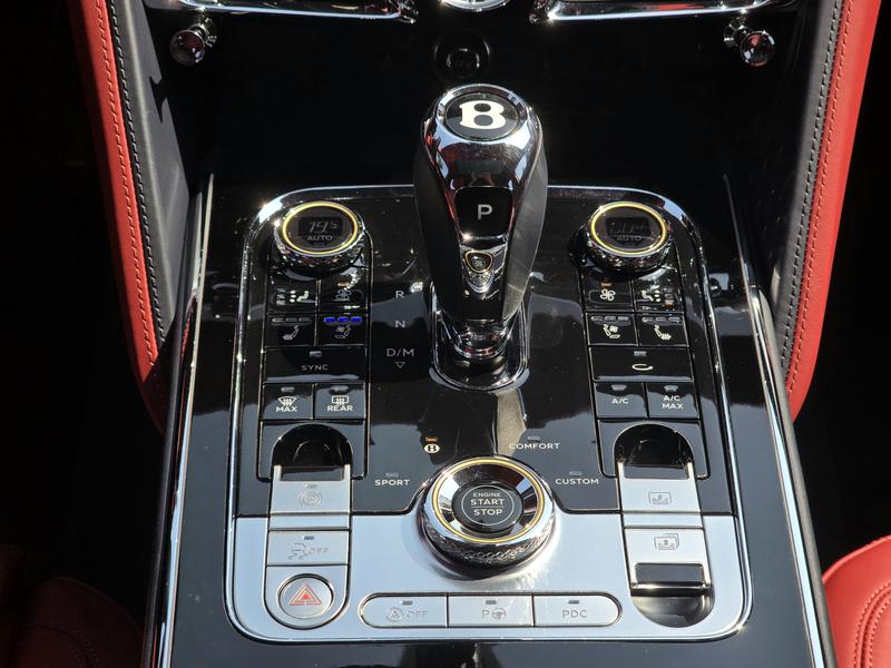 Bentley Flying Spur, 2022 — фото 8 из 11
