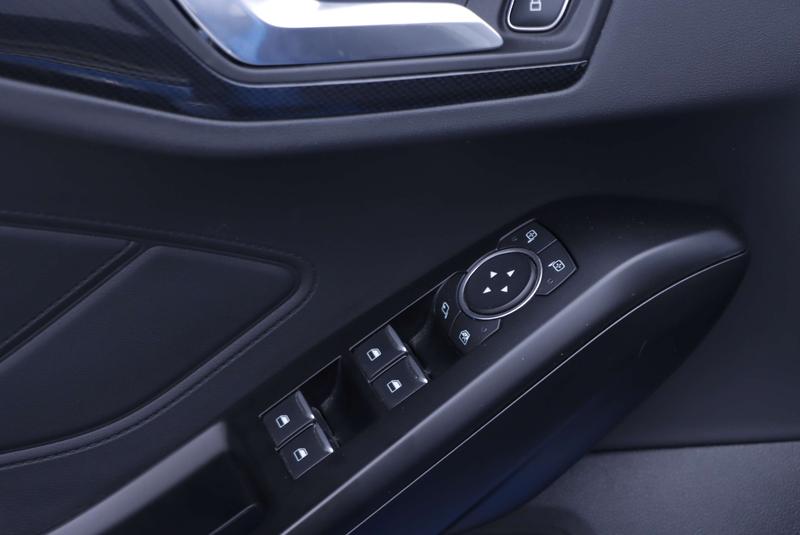 Ford Focus, 2022 — фото 10 из 11