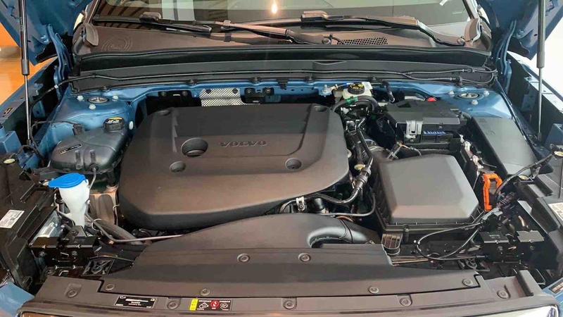 Volvo XC40, 2022 — фото 5 из 9
