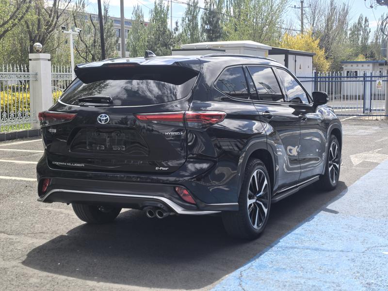 Toyota Crown Kluger, 2022 — фото 4 из 9