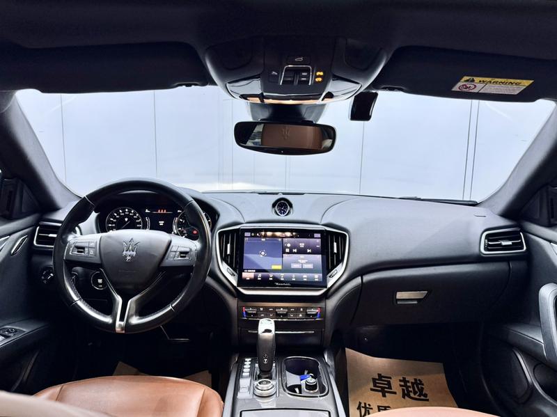 Maserati Ghibli, 2022 — фото 10 из 12
