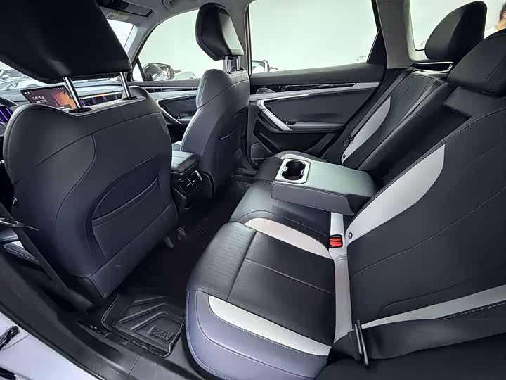 Geely Atlas L, 2024 — фото 8 из 9