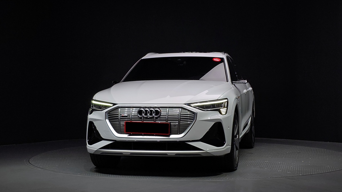 Audi e-tron, 2022 — фото 3 из 12