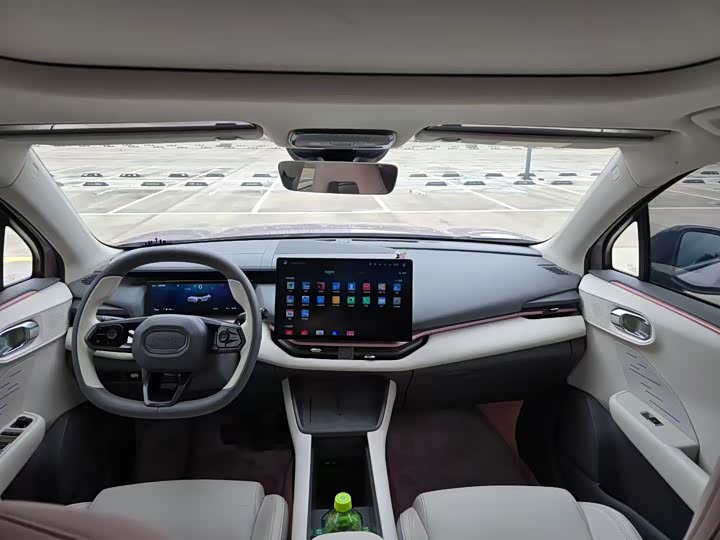 Lynk & Co 06 EM-P Hybrid, 2023 — фото 5 из 9