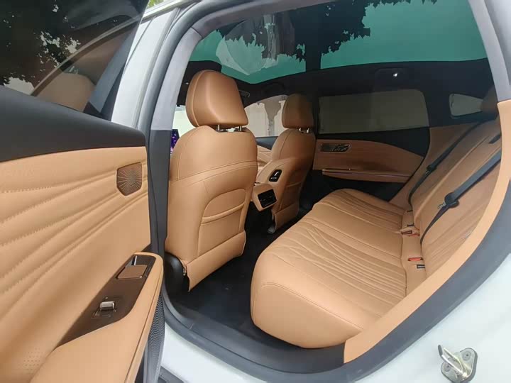 Geely Galaxy Starshine 8 EM-i, 2025 — фото 5 из 9