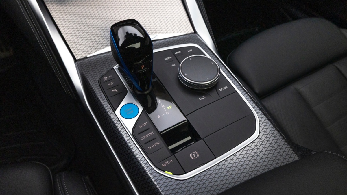 BMW i4, 2022 — фото 9 из 12
