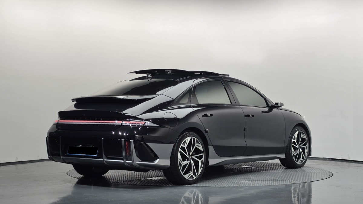 Hyundai Ioniq 6, 2022 — фото 2 из 12