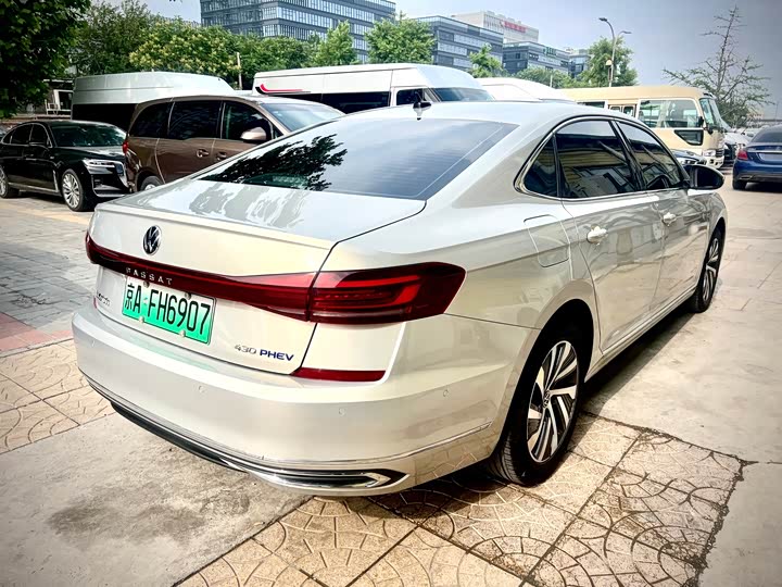 Volkswagen Passat Hybrid, 2022 — фото 5 из 9