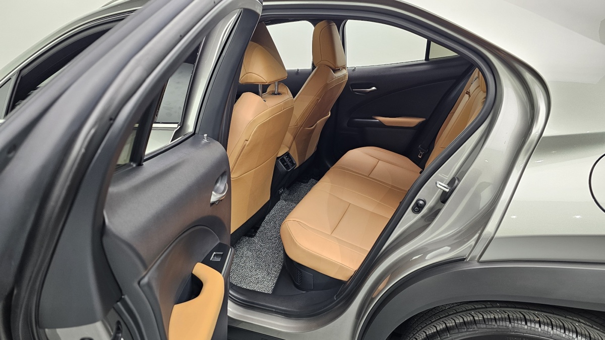 Lexus UX, 2025 — фото 9 из 12