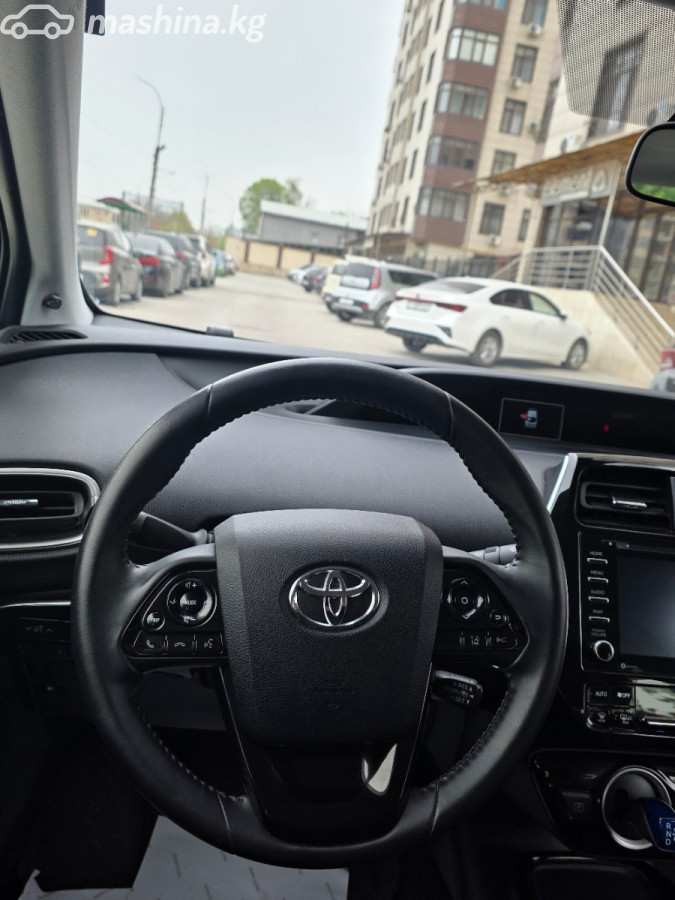 Toyota Prius, 2021 — фото 10 из 12