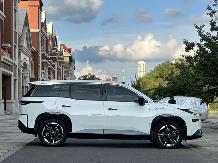 Toyota bZ3X, 2025 — фото 8 из 9