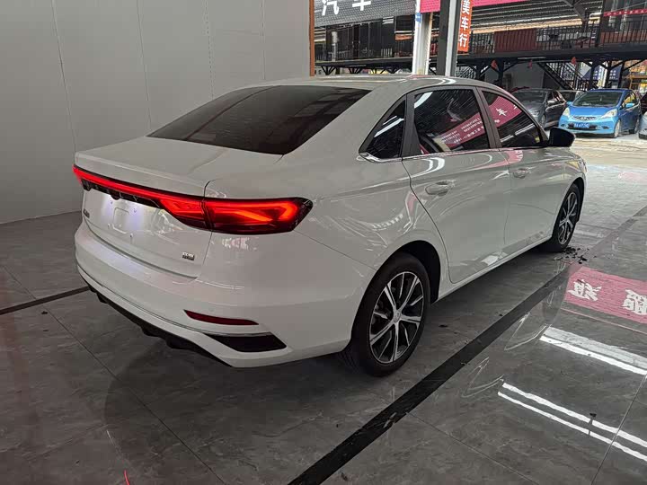 Geely Emgrand, 2022 — фото 5 из 7
