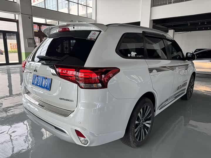 Mitsubishi Outlander, 2021 — фото 7 из 9