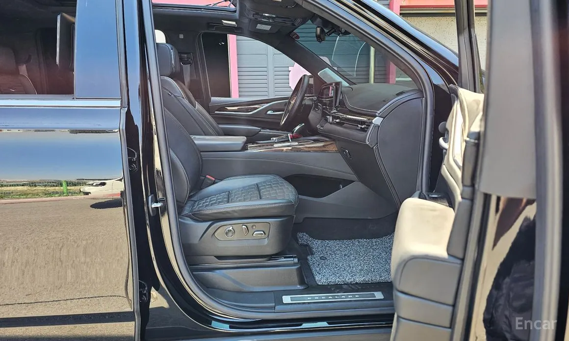Cadillac Escalade, 2022 — фото 11 из 12