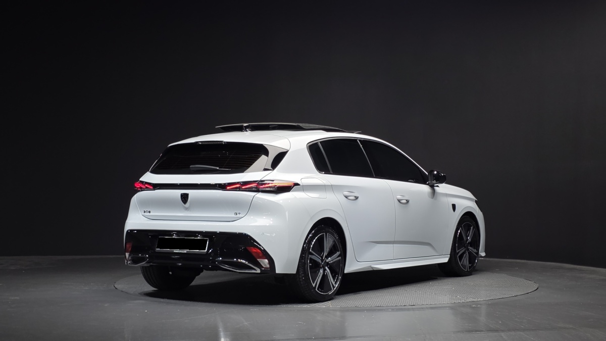Peugeot 308, 2023 — фото 2 из 12