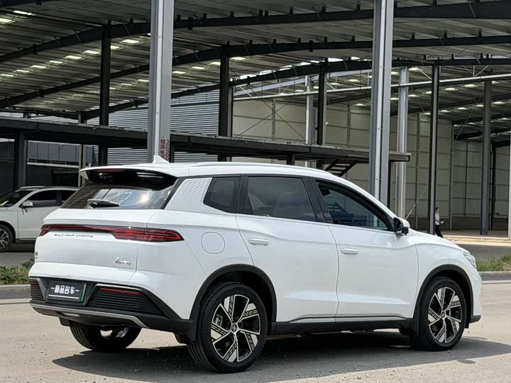 BYD Song Pro Hybrid, 2025 — фото 6 из 9