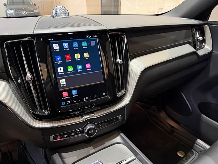 Volvo XC60 Hybrid, 2024 — фото 7 из 9