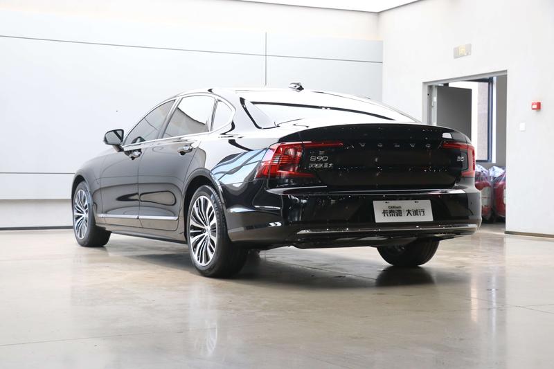 Volvo S90, 2024 — фото 4 из 12