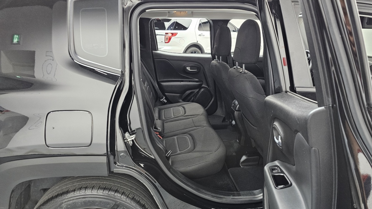 Jeep Renegade, 2022 — фото 10 из 12