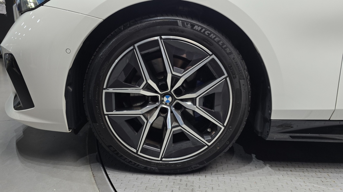 BMW 5 Series, 2025 — фото 5 из 12