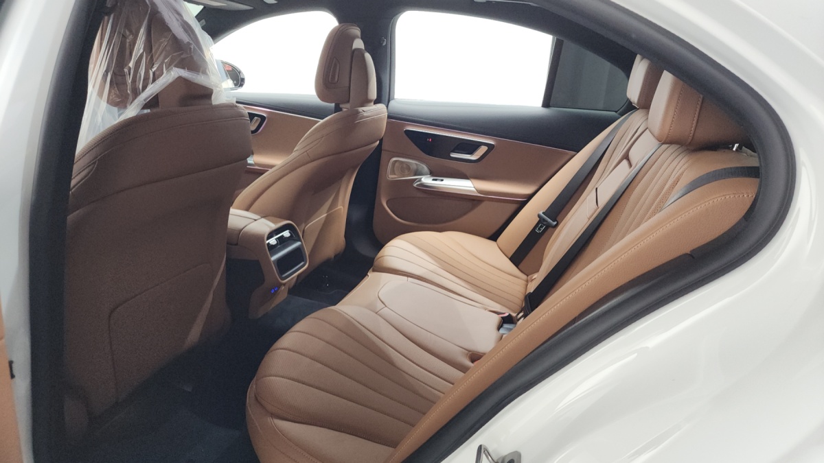 Mercedes-Benz E-Class, 2025 — фото 11 из 12
