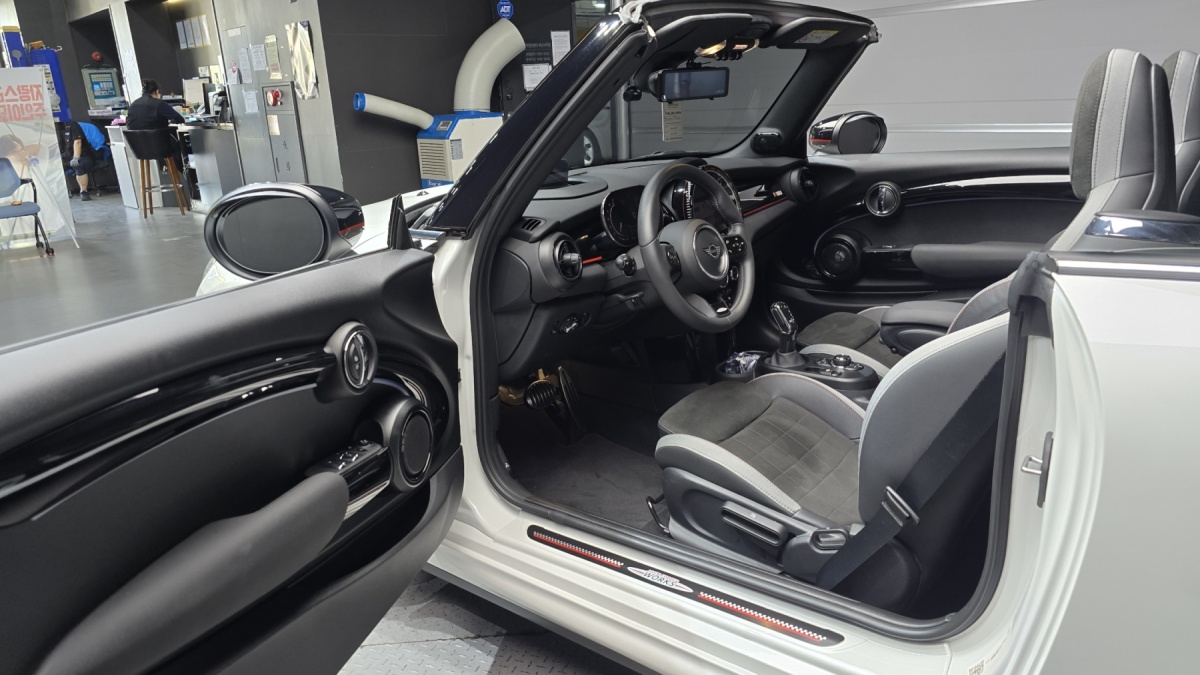 Mini Cooper Convertible, 2024 — фото 10 из 12