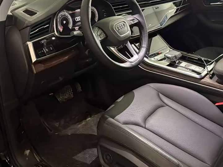 Audi Q7, 2022 — фото 2 из 3