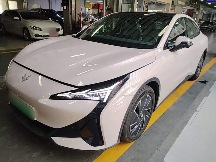 BAIC Arcfox Alpha S5, 2025 — фото 2 из 9