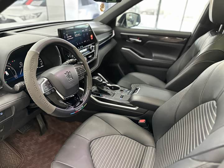Toyota Crown Kluger, 2022 — фото 3 из 9
