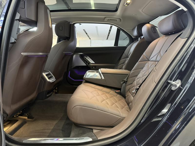 BMW 7 Series, 2025 — фото 12 из 12