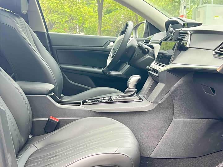 Peugeot 408, 2024 — фото 9 из 9