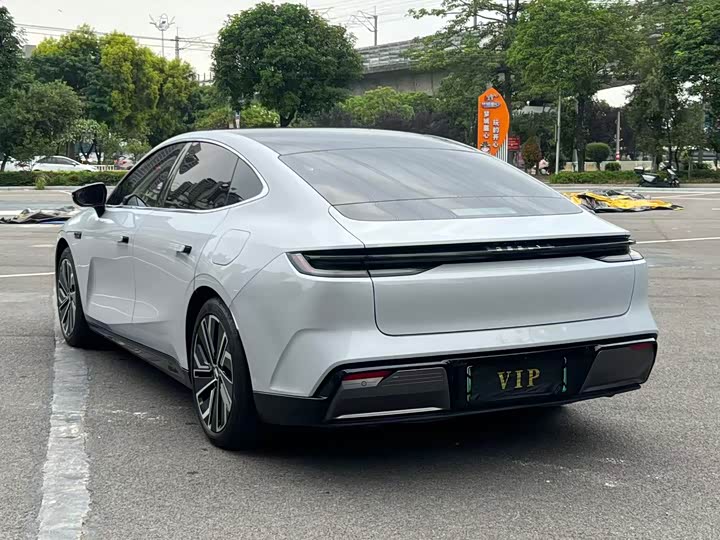 Geely Galaxy E8, 2024 — фото 7 из 9