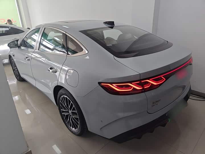BYD Qin L, 2025 — фото 5 из 9