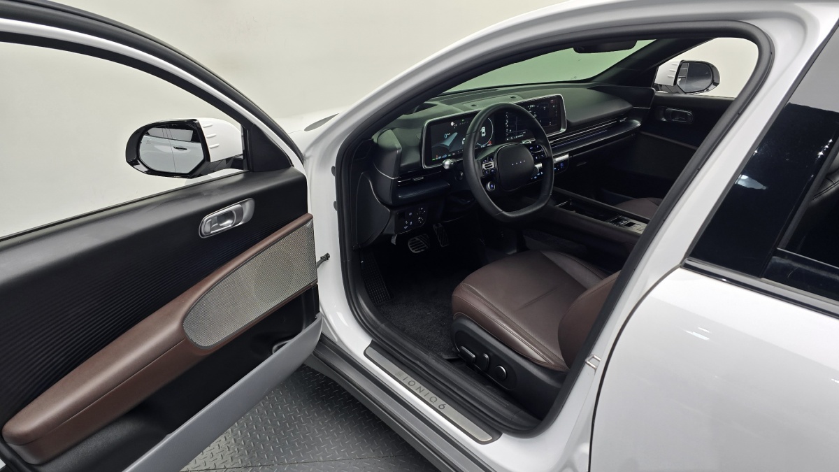 Hyundai Ioniq 6, 2023 — фото 10 из 12
