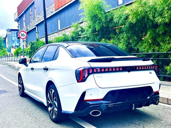 Lynk & Co 03, 2025 — фото 7 из 9