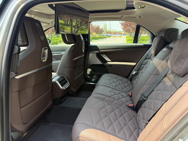BMW 7 Series, 2025 — фото 9 из 11