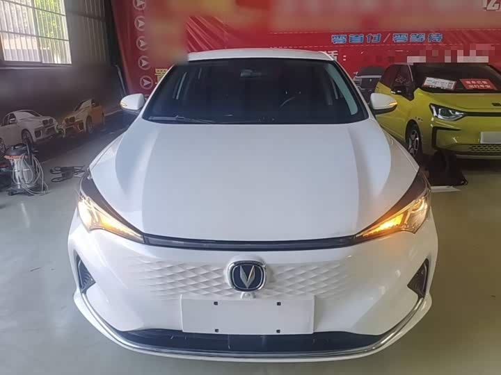 Changan Eado EV, 2022 — фото 3 из 9