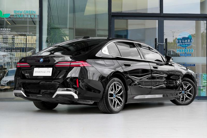 BMW i5, 2025 — фото 4 из 9