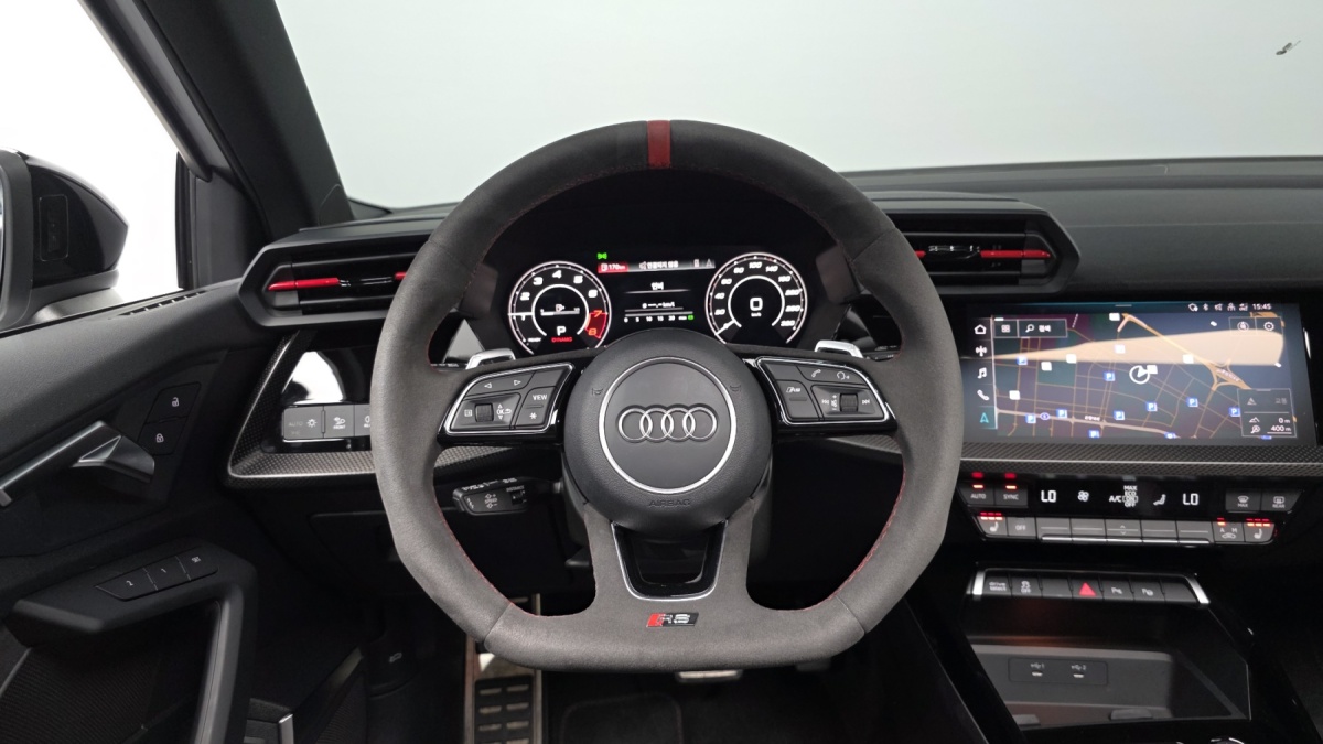 Audi RS 3, 2023 — фото 12 из 12