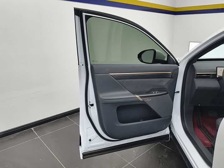 Dongfeng Yipai eπ 008, 2025 — фото 7 из 9