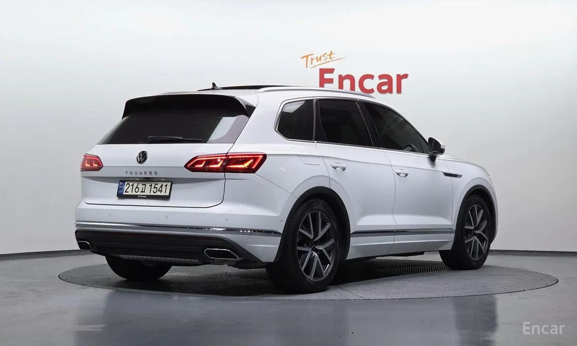 Volkswagen Touareg, 2023 — фото 2 из 12