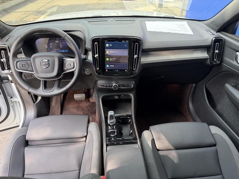 Volvo XC40, 2024 — фото 7 из 12