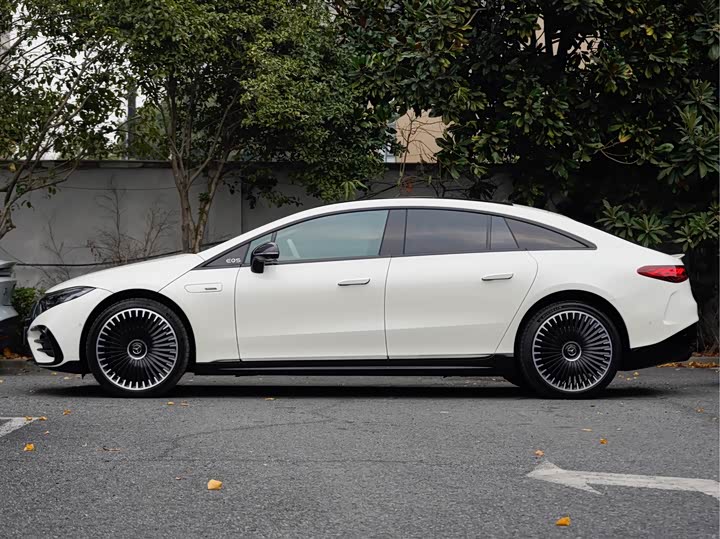 Mercedes-Benz EQS AMG, 2023 — фото 3 из 9